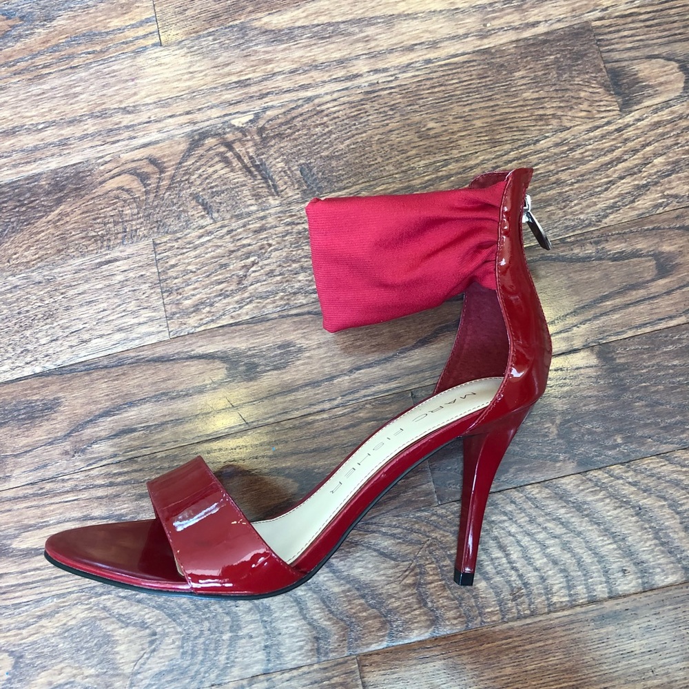 Marc Fisher heel sandals 6.5